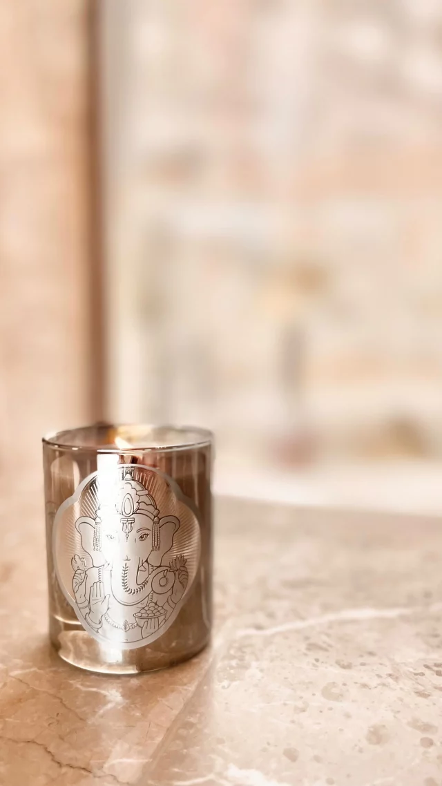 Image @cap_rocat #happydiwali #diwali #ganesha #ganesh #ganeshacandle #ananda #anandacandle #illumination #glück #happiness #reichtum #erfolg #neubeginn #wohlstand #innerwisdom #energy #bewusstseinsarbeit #achtsamkeit #bewusstleben #aura #homefragrance #homedecoration #homedecor #sacredscents #duftkerzen #scentedcandles #melweisweiler #auracology #highenergized